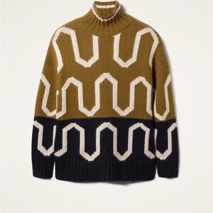 La DoubleJ. Comber Turtleneck
Green & Black (current on site)